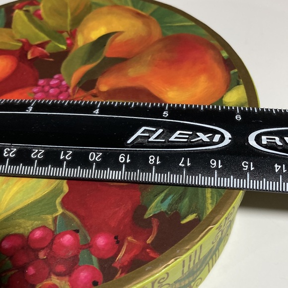 HARRY & DAVID BEAUTIFUL FESTIVE ROUND BOX FILLED WITH 24 TEA LIGHTS - Picture 10 of 10